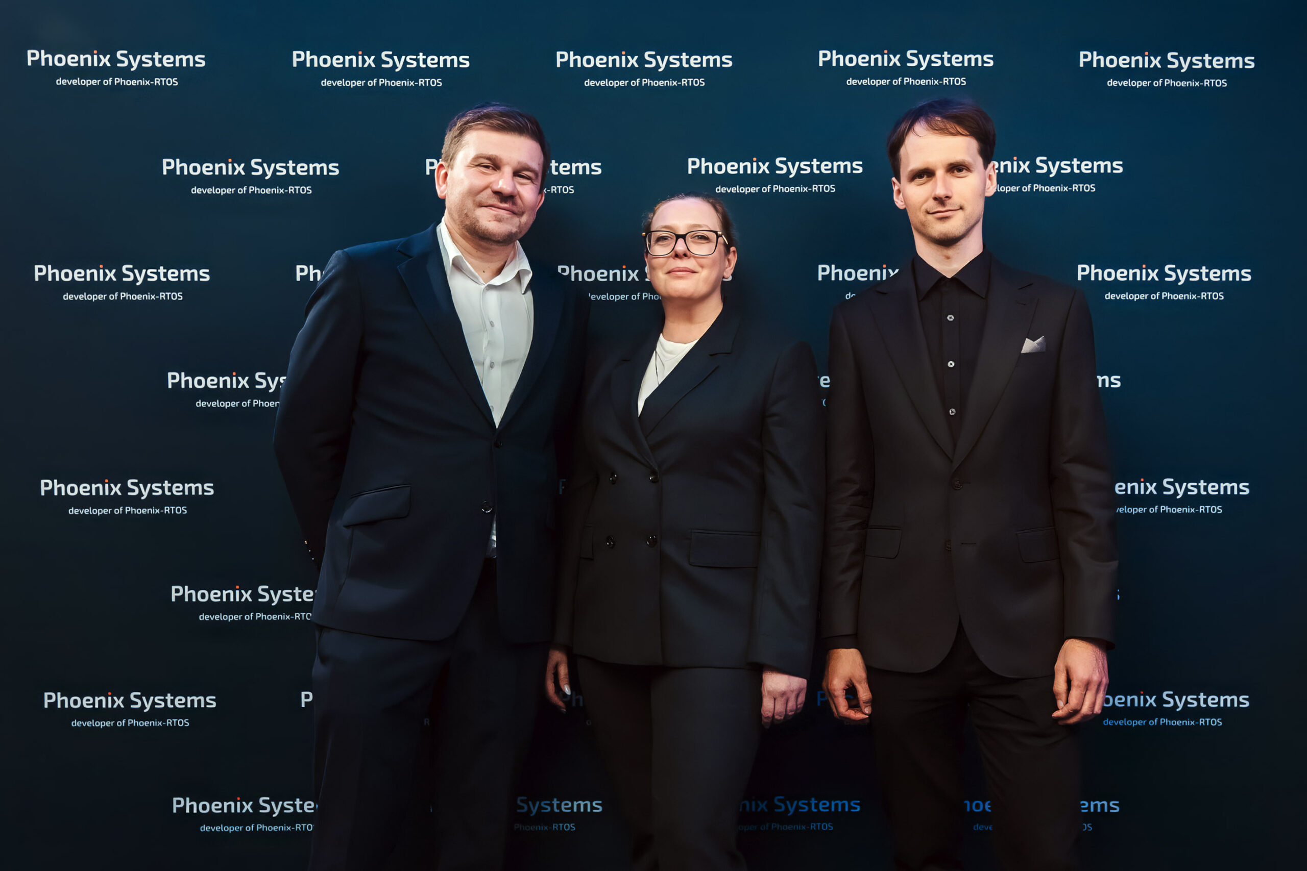 Phoenix Systems successfully completed its public offering, raising PLN 21.5 million